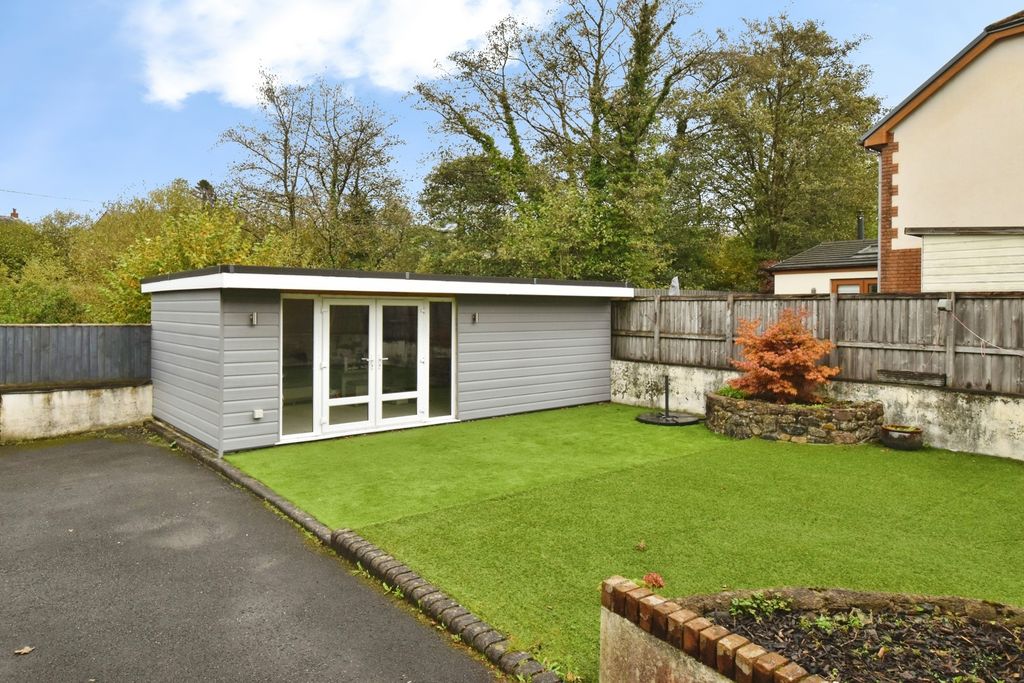 Property photo 2 of 34 Pbox-Img.Jpg