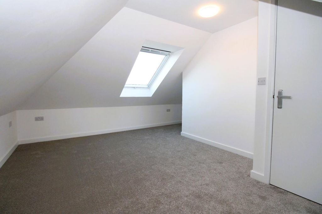 Property photo 3 of 10 Bedroom 1 (Loft)