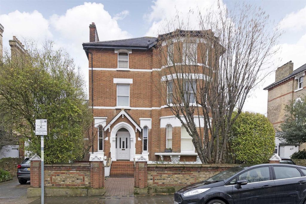 Property photo 1 of 6