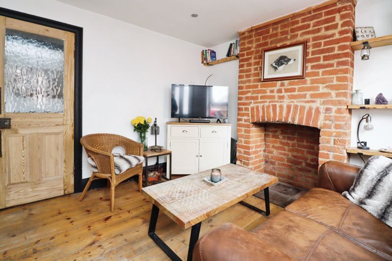Property photo 2 of 17 Chapel Road