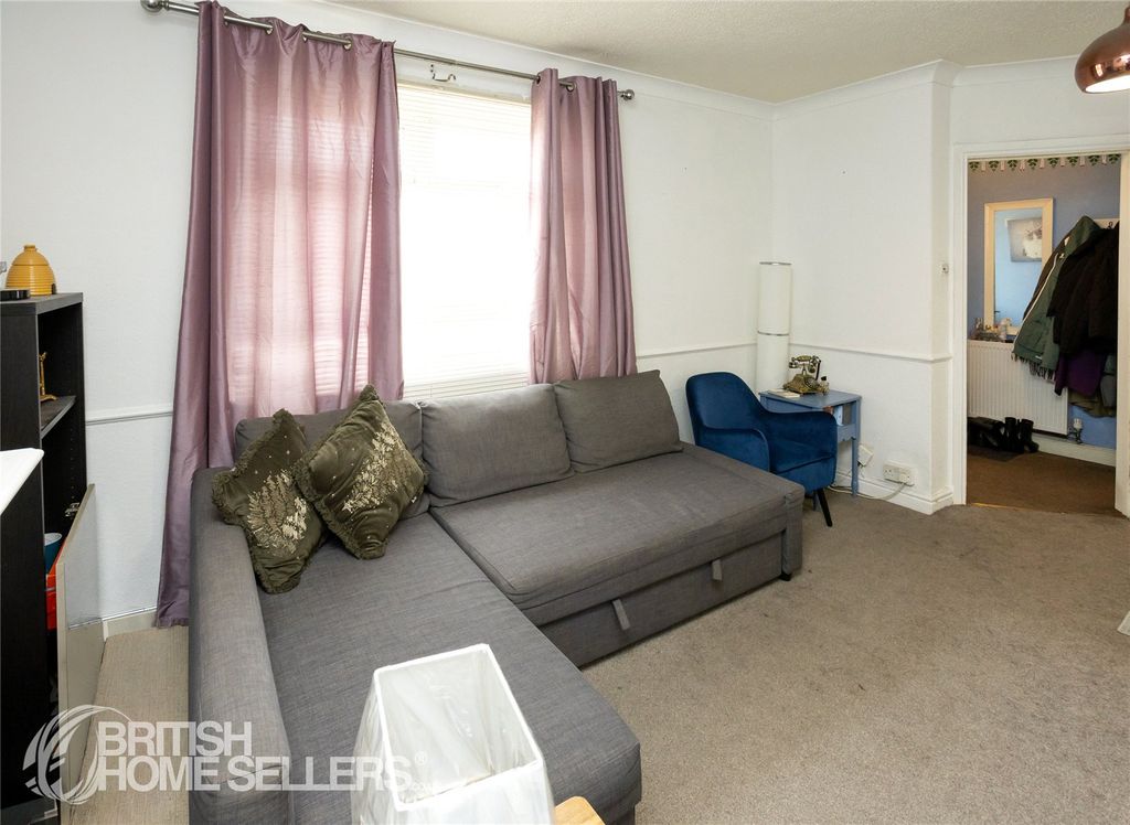 Property photo 3 of 19 Picture No. 04