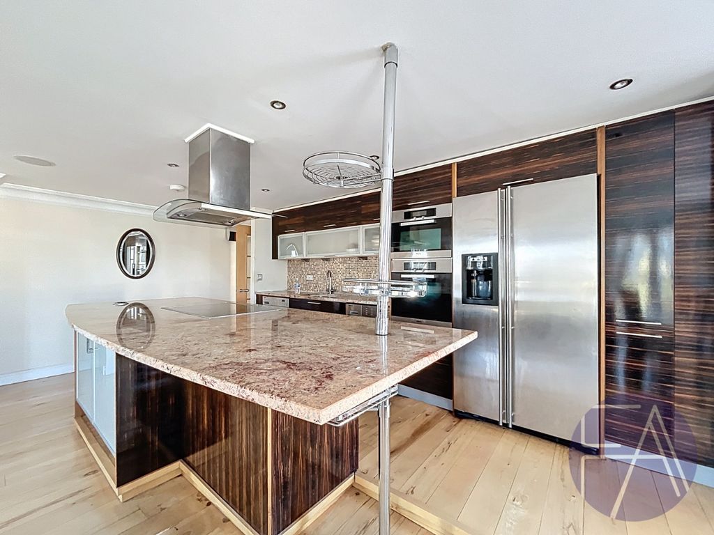 Property photo 3 of 18 4486655