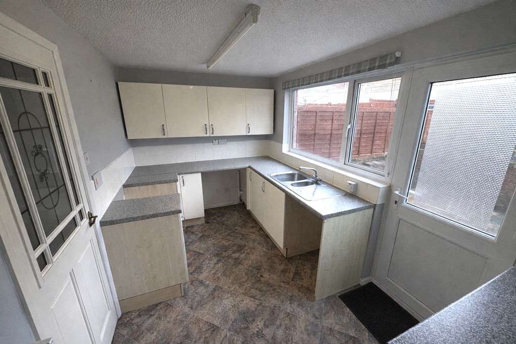 Property photo 3 of 9 Photo 5