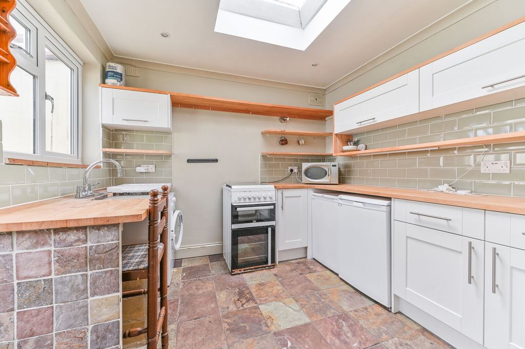 Property photo 3 of 16