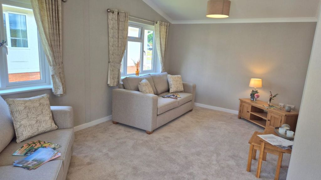 Property photo 2 of 6 12.Jpg