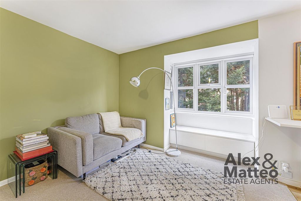 Property photo 2 of 19 Michelangelo Court