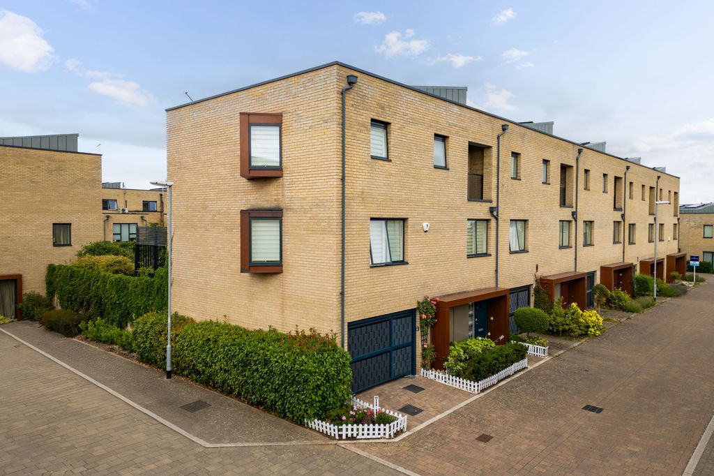 Property photo 1 of 38