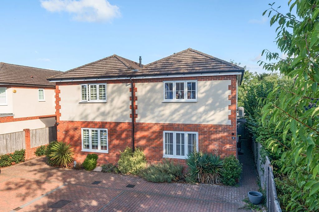 Property photo 1 of 18 External