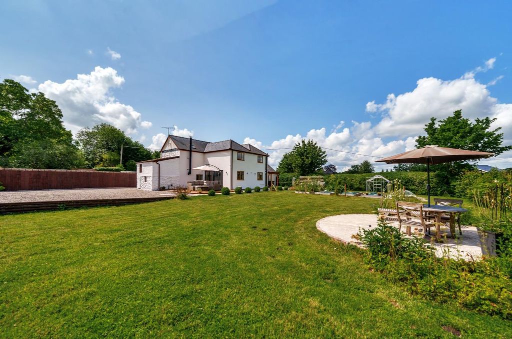 Property photo 1 of 17 1000536 (20)