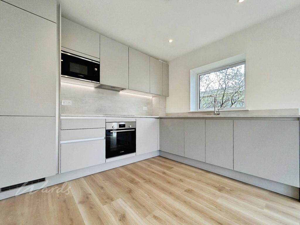 Property photo 3 of 9 Kitchen