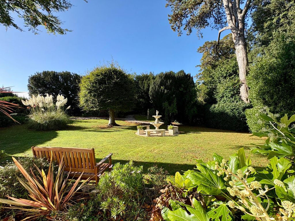 Property photo 2 of 25