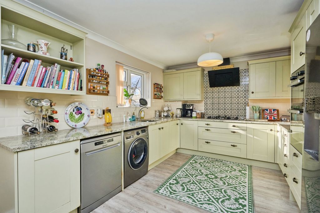 Property photo 3 of 20 Kitchen/Diner