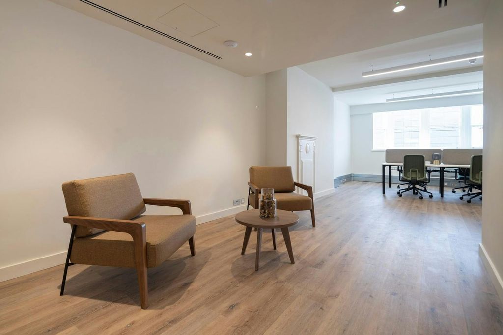 Property photo 2 of 13 Breakout Space