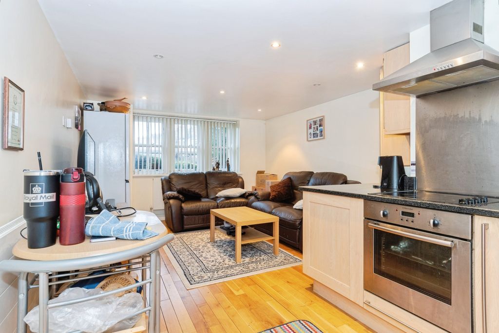 Property photo 3 of 20