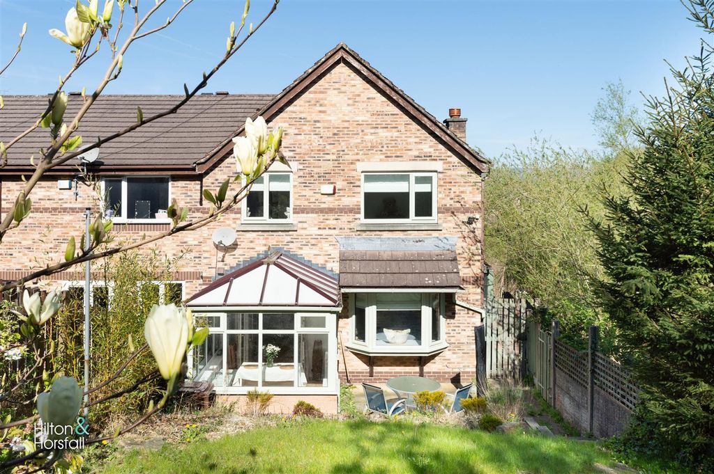 Property photo 1 of 13 Longton Road