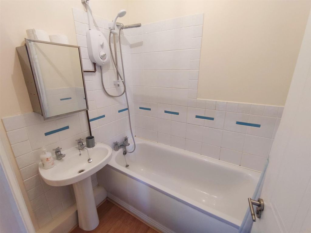 Property photo 2 of 13 Bathroom.Jpg