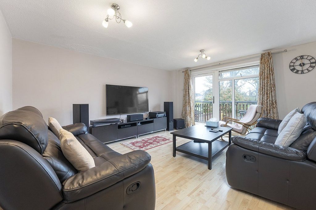 Property photo 3 of 14 Picture No. 27