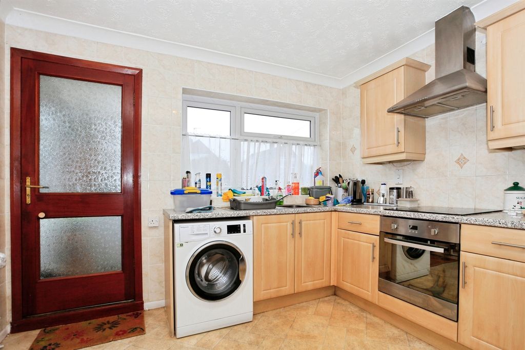 Property photo 2 of 16