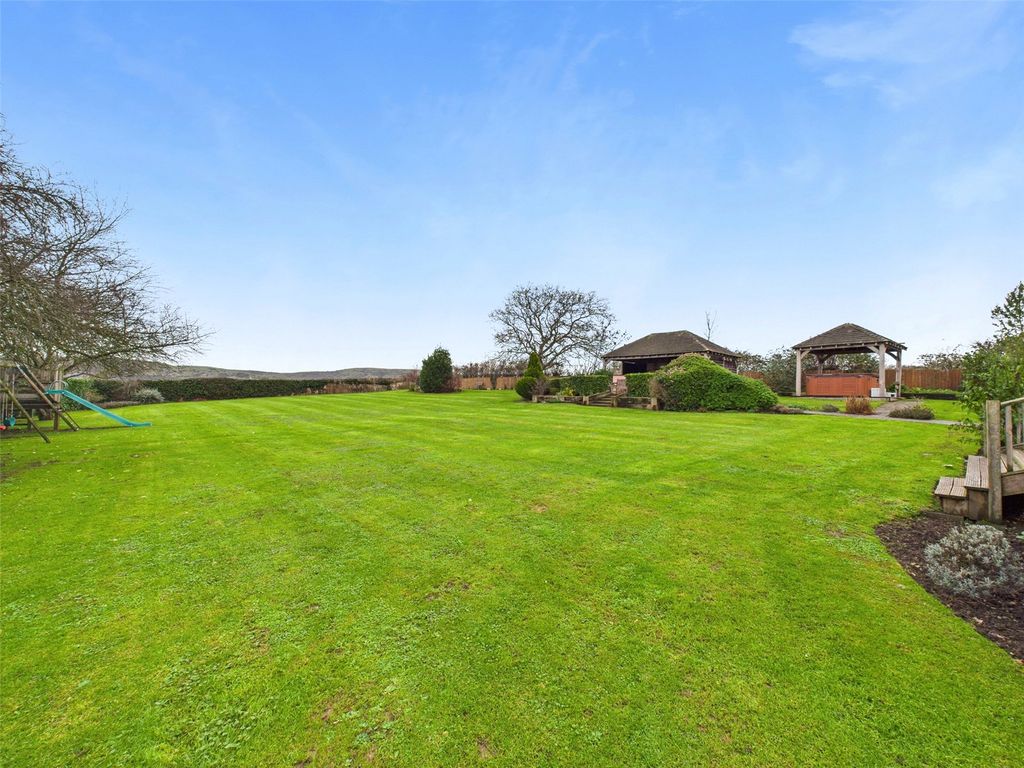 Property photo 3 of 31 Picture No. 95