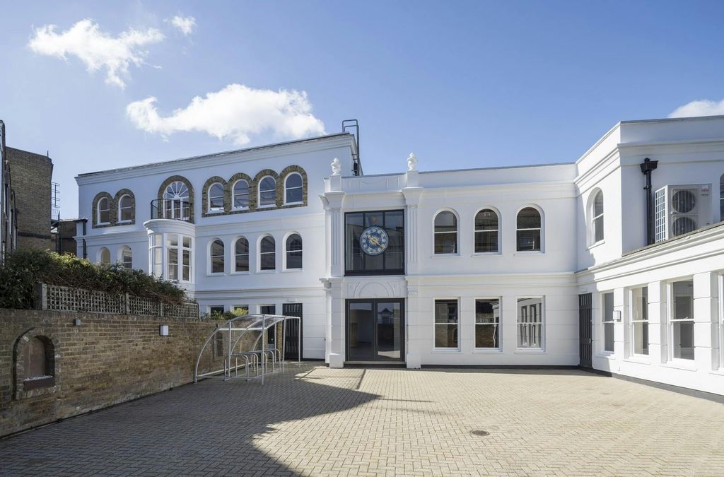 Property photo 1 of 23 Exterior Image Of Building