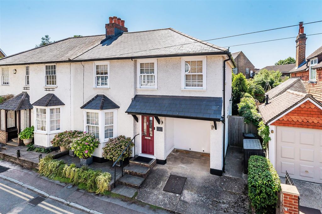 Property photo 1 of 19 6-Waverley-Place-16.Jpg