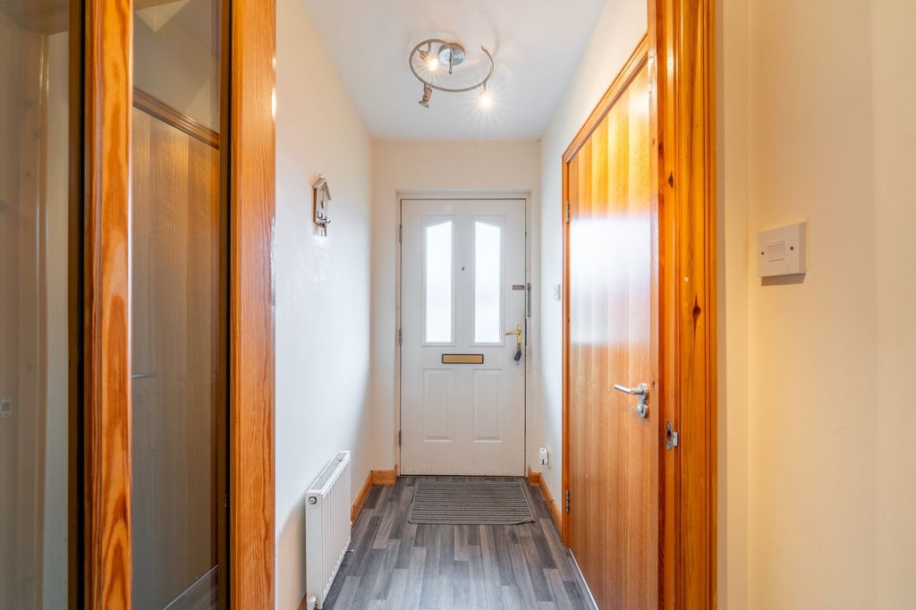 Property photo 3 of 29