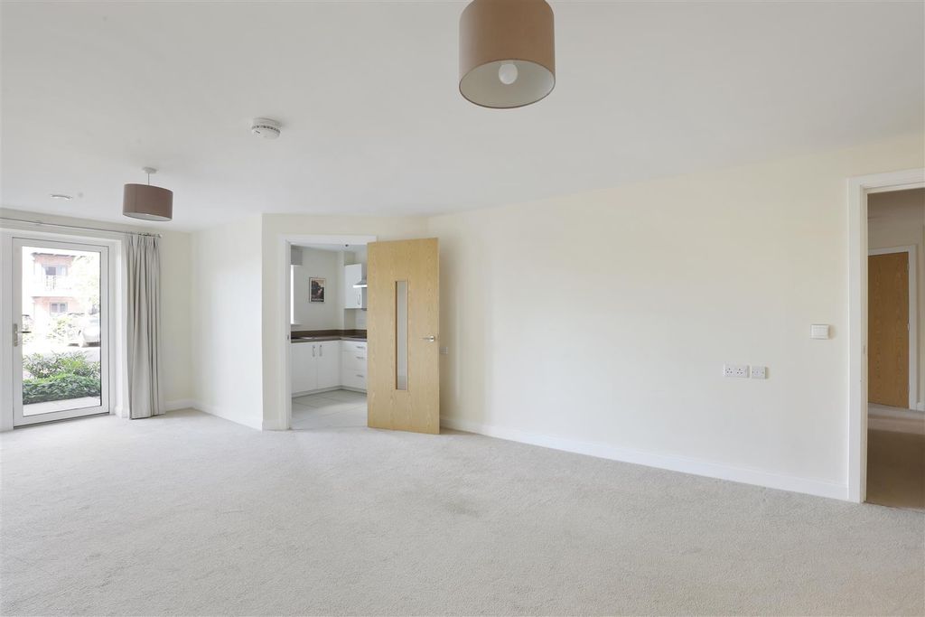 Property photo 3 of 9 04-c68Cct_Mcsr_Flat 7 Llantony Place_21 (1).Jpg