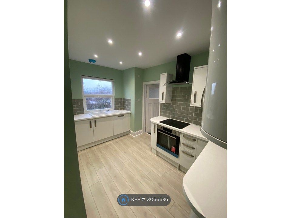 Property photo 1 of 11 Kitchen