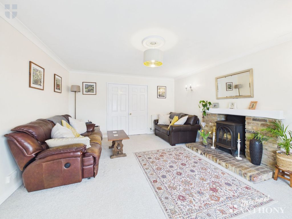 Property photo 3 of 17 Cam03852G0-Pr0606-Still003