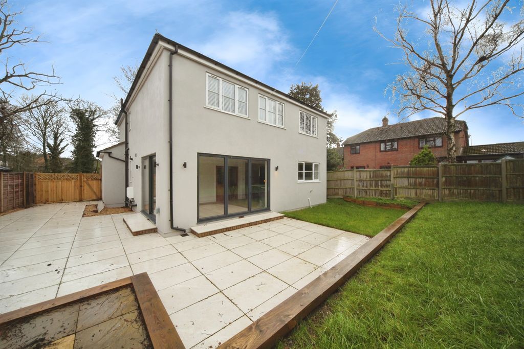 Property photo 3 of 19