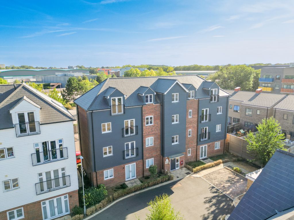Property photo 1 of 13 Zoffany Place, Hemel Hempstead
