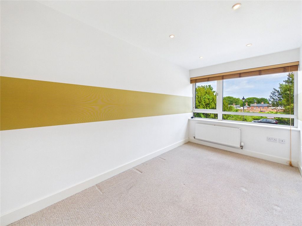 Additional image 8 of 3 bed flat for saleCastle Road, Colchester, Essex CO1