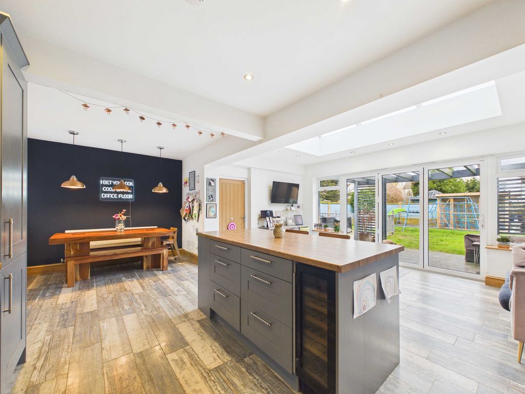 Property photo 2 of 29