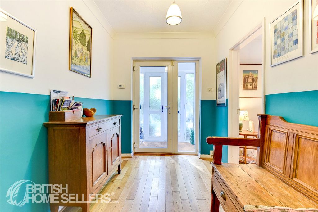 Property photo 3 of 41 Picture No. 11