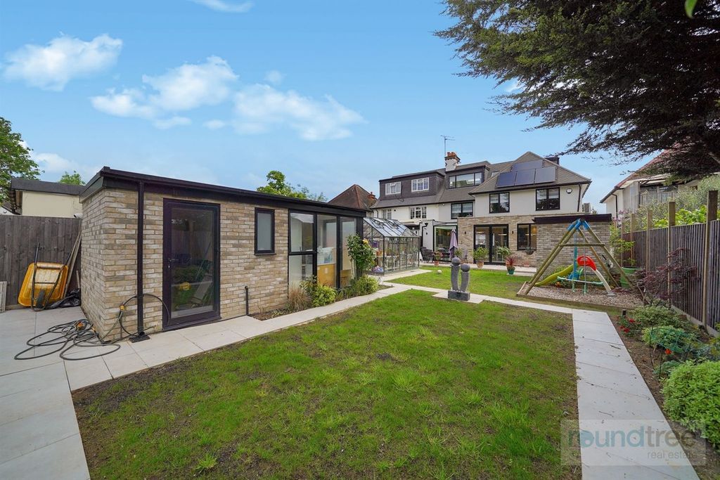 Additional image 17 of 4 bed semi-detached house for saleEdgwarebury Gardens, Edgware HA8