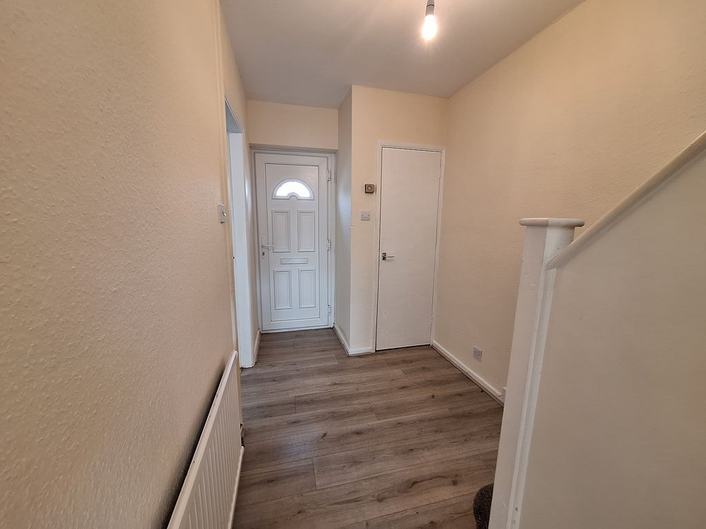 Property photo 2 of 8 Hall