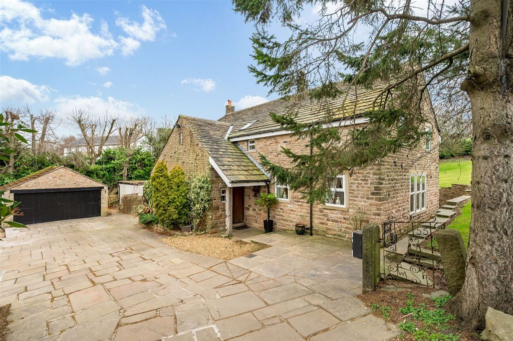 Property photo 1 of 32 (Main)