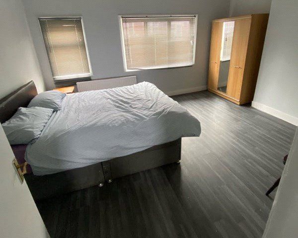 Property photo 2 of 4 Bedroom