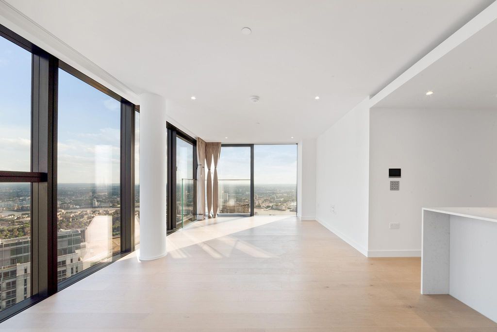 Property photo 3 of 18 Image