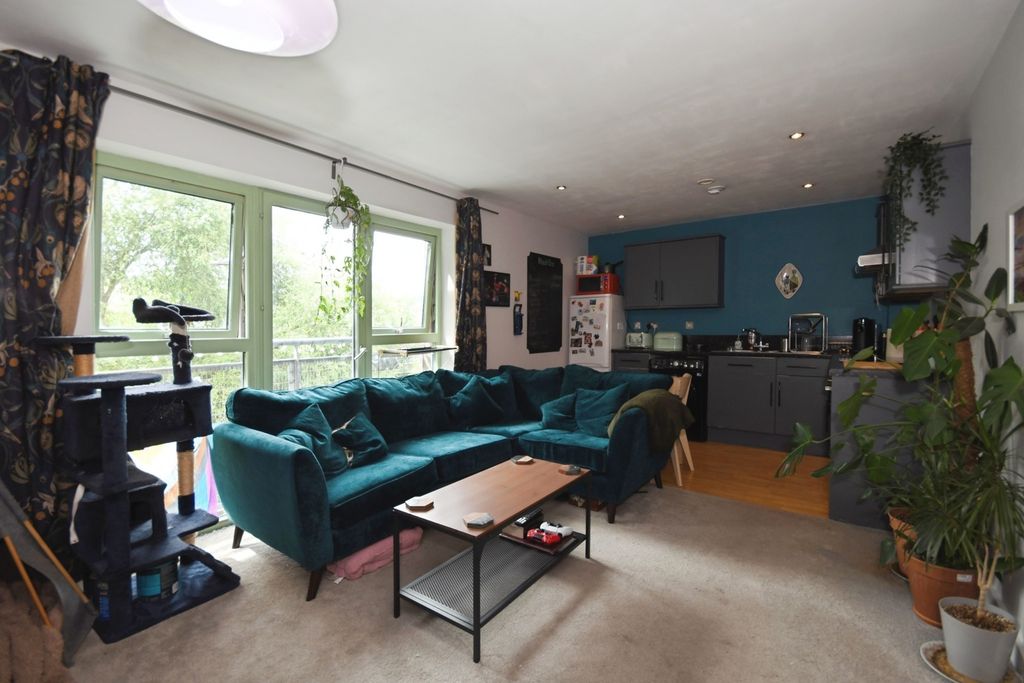 Property photo 3 of 17 Photo