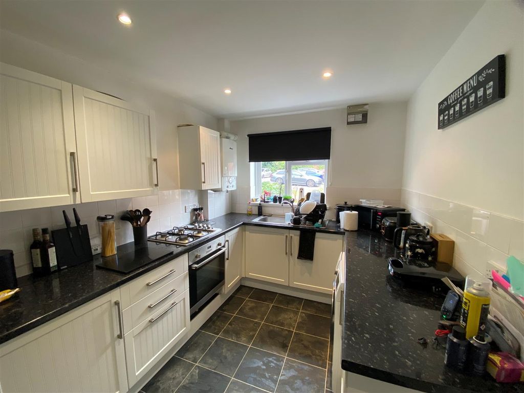 Property photo 2 of 7 Kitchen.Jpg