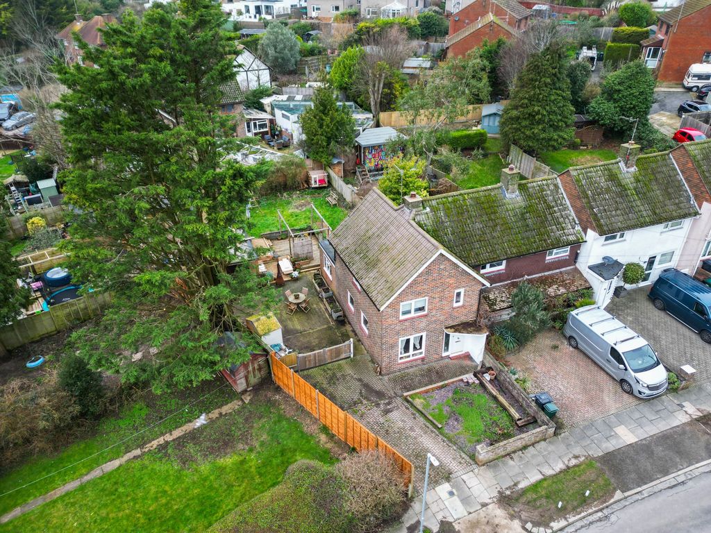 Property photo 1 of 35