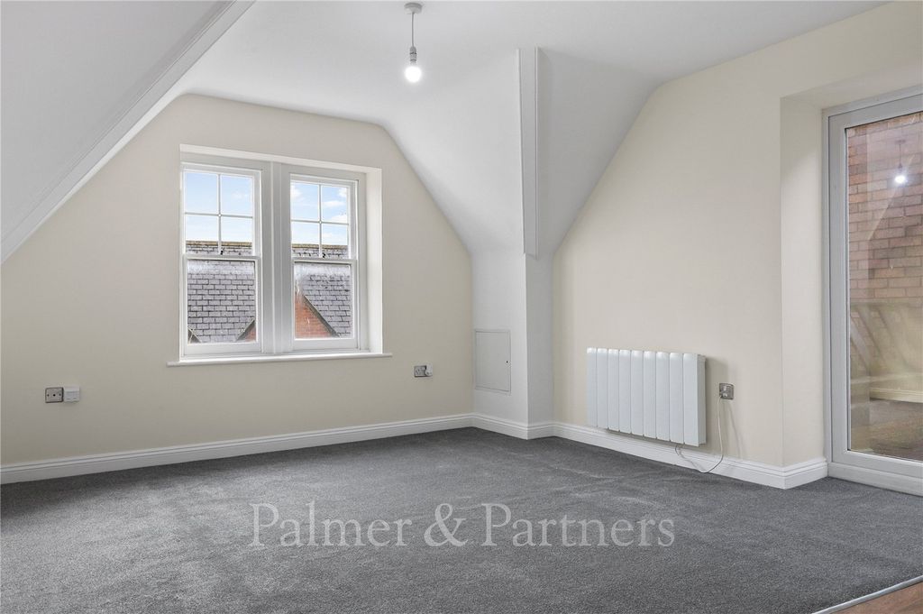 Property photo 3 of 6 Reception Area