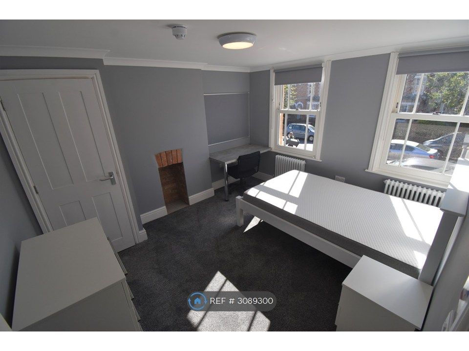 Property photo 2 of 13 Bedroom