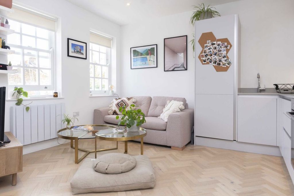 Property photo 2 of 5