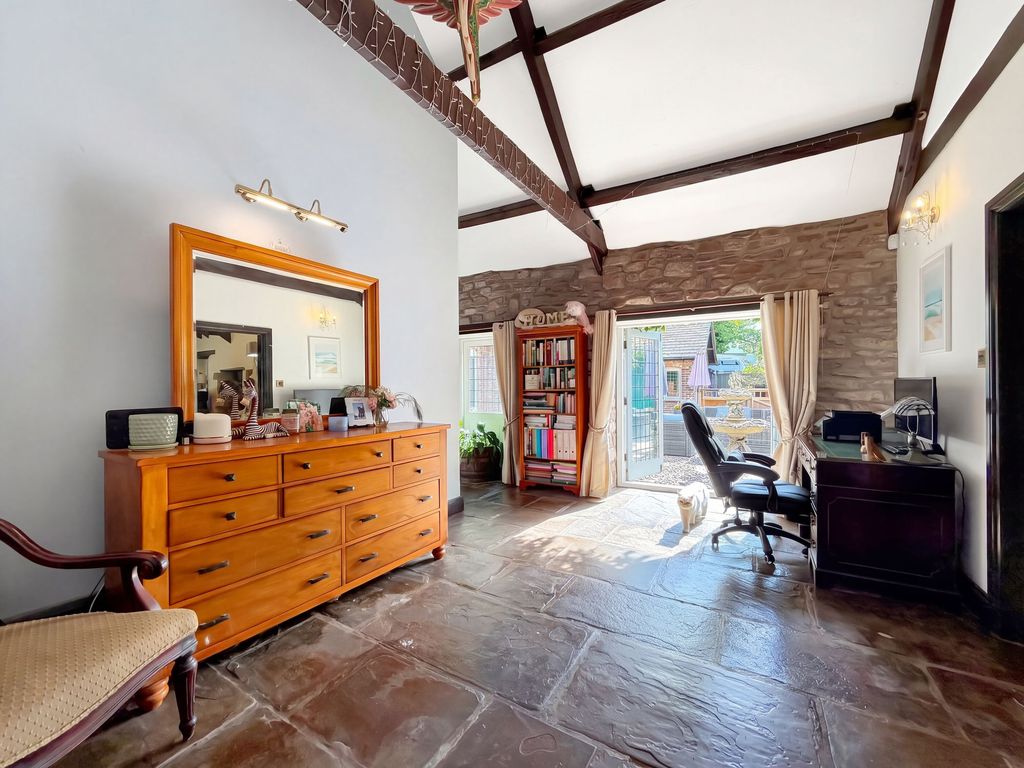 Property photo 3 of 47