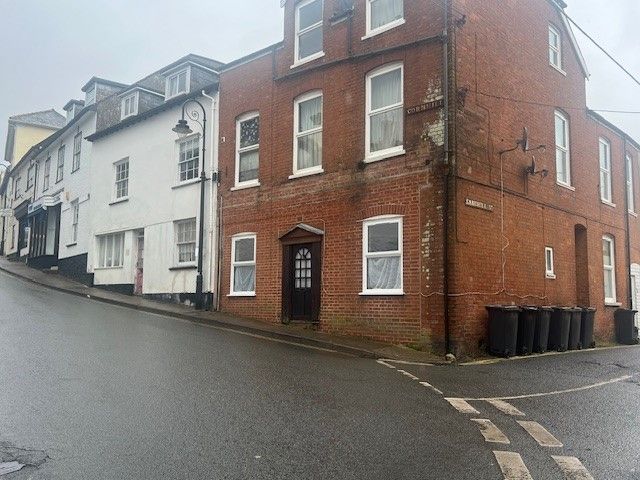 Property photo 1 of 6