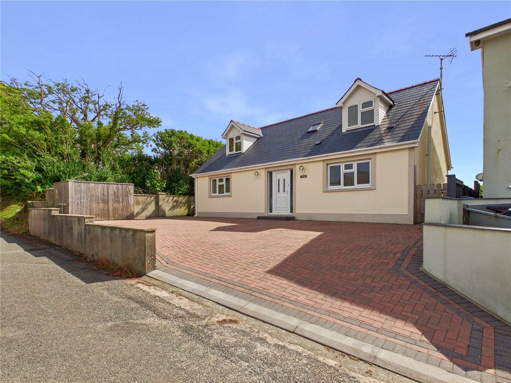 Property photo 2 of 44 Picture No. 01