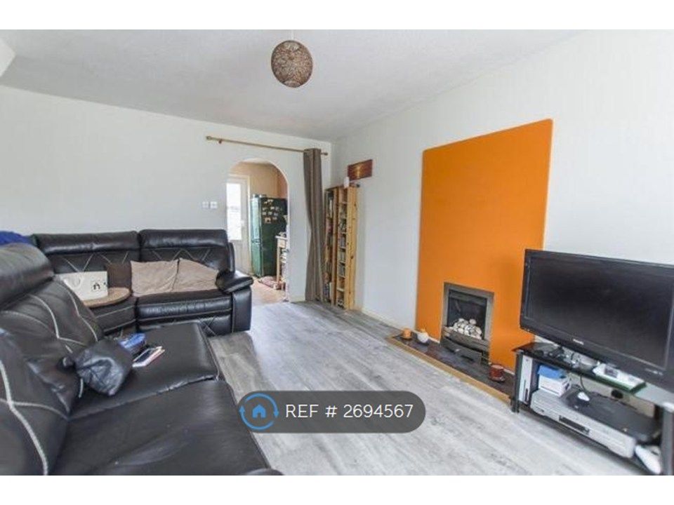 Property photo 3 of 12