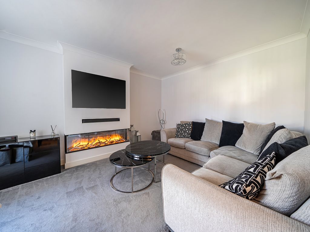 Property photo 2 of 23 1436868-2-69d4Ea48d2832